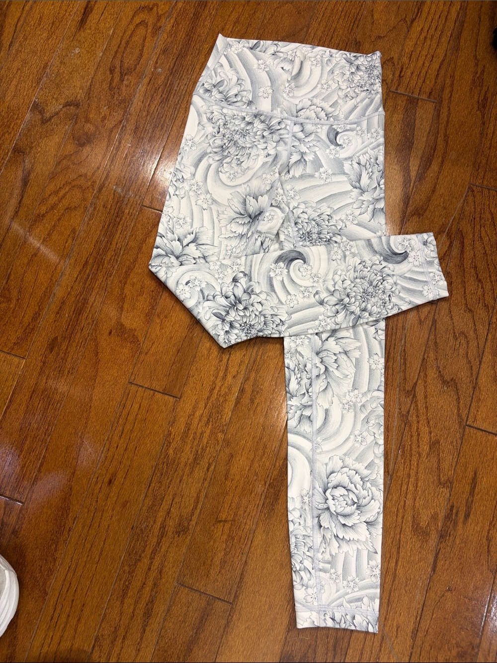 095. Lululemon Wunder Under Hi-Rise 7/8 Tight *25" Twine White size 4 EUC